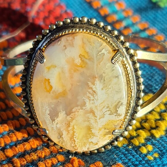 Vintage Yellow & White Plume Agate Stone, Gold Finish Metal , Clamper Bracelet - Picture 2 of 4